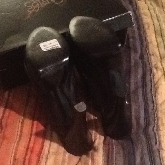 *SOLD* Carlos "Confession" Black heels - Picture 2 of 4