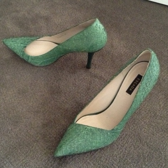 Escada green snake pump