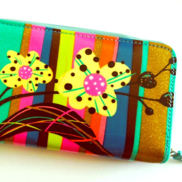 Paris Clutches & Wallets - 🚫NO LONGER AVAILABLE🚫Vibrant Beautiful Wallet!