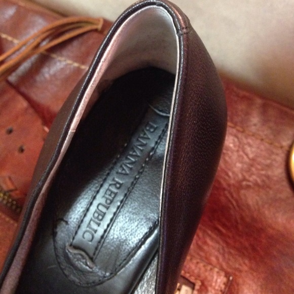 Banana Republic Black Leather Pumps