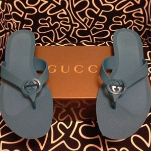 Gucci rubber flip flops
