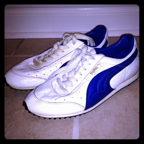 Women's Pumas Shoes Size 8