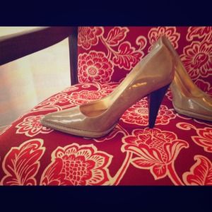 Nude Simply Vera Pumps
