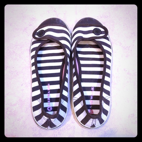 Women's Airwalk Flats Slip-ons Shoes Size 8.5