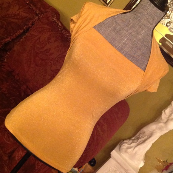 NWT JR GOLD TOP - Picture 1 of 4