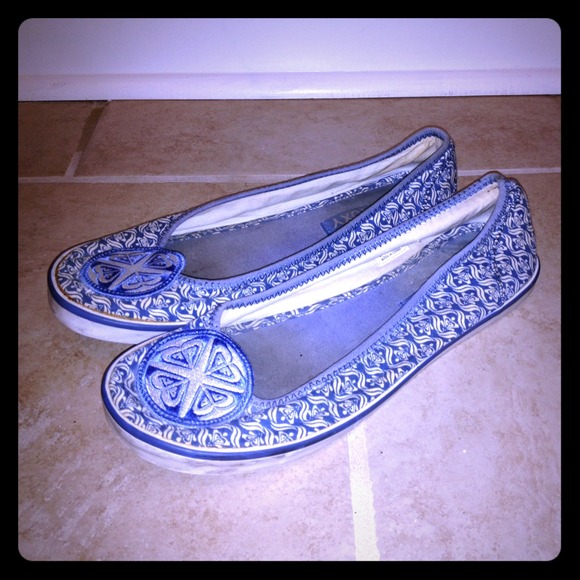 Women's Roxy Slip-ons Shoes Size 9