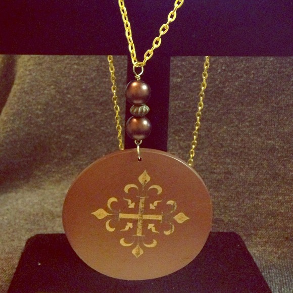 💥PRICE CUT💥Ace brown pendant! - Picture 1 of 3