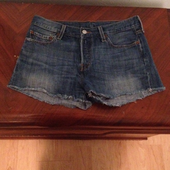 Levi mid/high waisted shorts