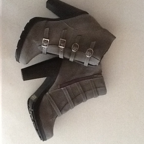Gray fashion boots