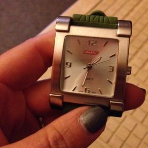 %% Dickies mens watch