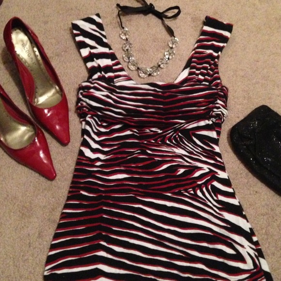 Sexy Bow front top by Express - Picture 4 of 4