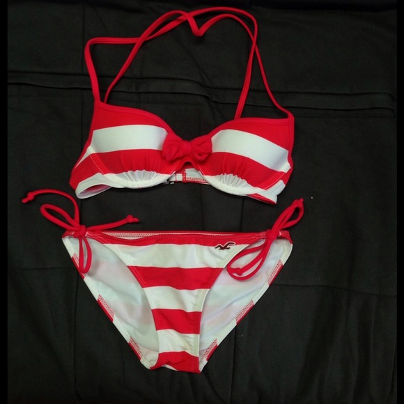 **Sold** Hollister Bathing Suit (Top + Bottom)
