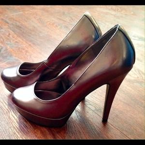 ⛔️ S O L D ⛔️ Pewter Pumps