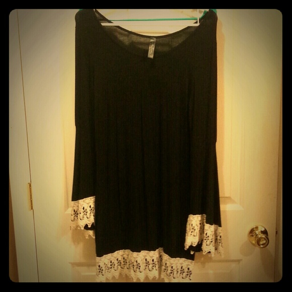 NWOT! Black w/ white chrochet detailing
