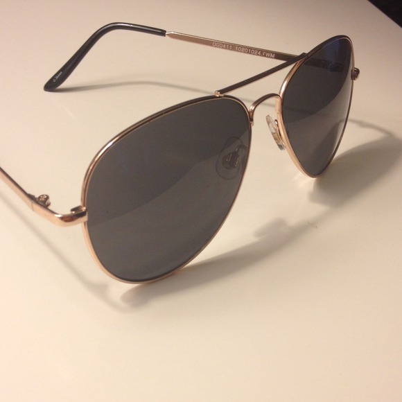 Gold, Imitation Aviator Sunglasses!