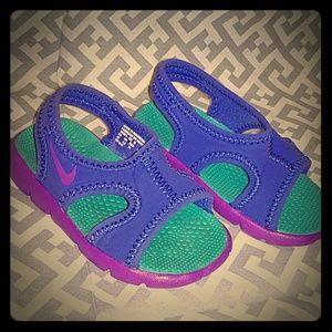 Toddler 5 Nike water sandal, NIB
