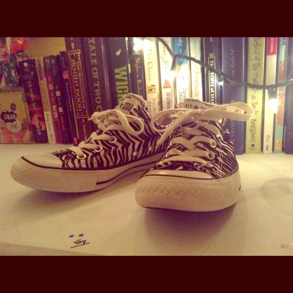 Zebra converse