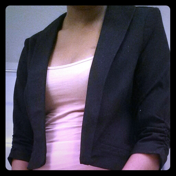 Short black blazer - Picture 1 of 4