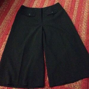 Sz 10, Black wide leg Capri