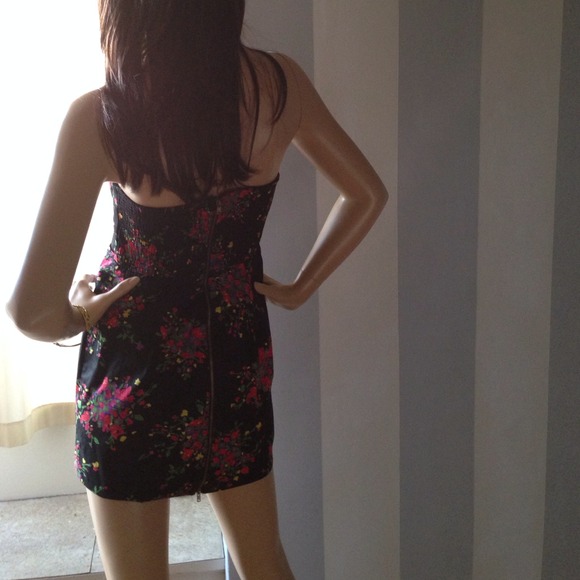  Free People dark floral Mini  - Picture 4 of 4