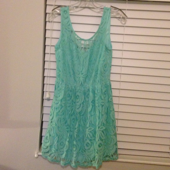 NEVER WORN light green floral lace dress