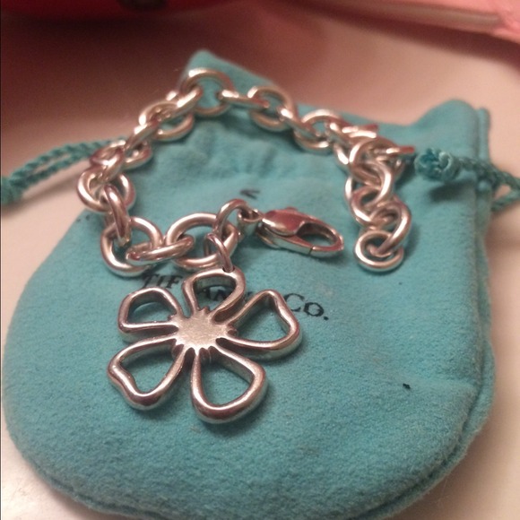 💕SOLD💕Tiffany & Co Sterling Flower Bracelet