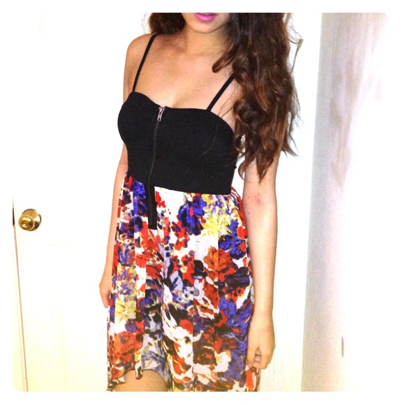 REDUCED NEW Floral Hi-Lo Dress