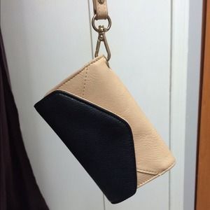 Aldo wristlet for iPhone 5s