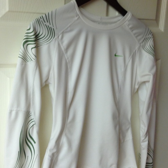 Nike Fit Dry Workout top