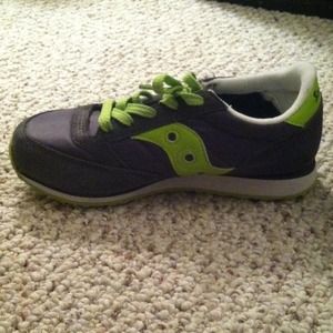 Saucony kids sneekers size 3