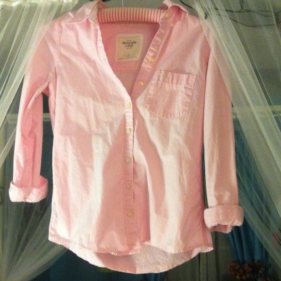 Abercrombie & Fitch Long-Sleeve Button Down