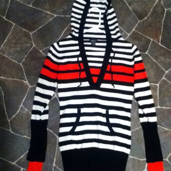 Hooded sweater