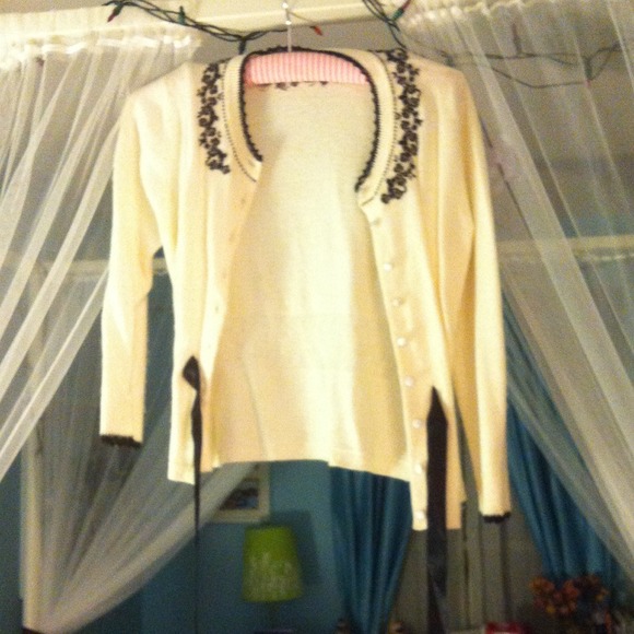 Faded White Cardigan - Picture 1 of 1