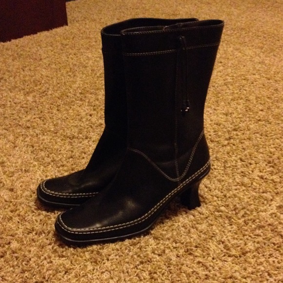 Black me too boots size 6