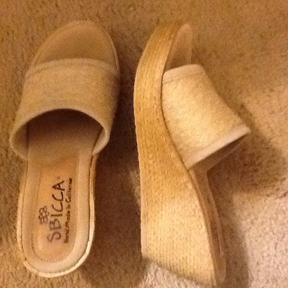 SBICCA Made in California wedge slide shoes
