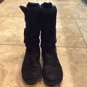 Black Bailey Button Ugg boots size 9