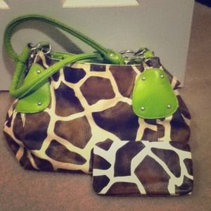 🎀Giraffe Print Purse With Matching Wallet.🎀