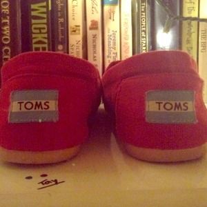 Red TOMS