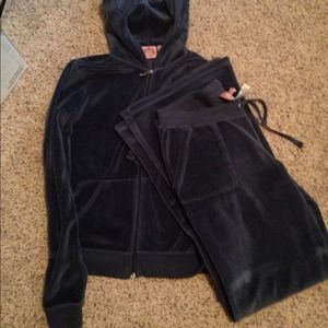 🚫SOLD.EUC Juicy Couture velour sweat suit- SOLD🎀