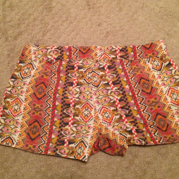 Pattern shorts - Picture 2 of 3