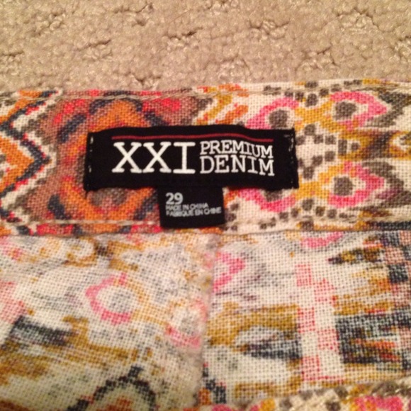 Pattern shorts - Picture 3 of 3