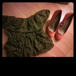 Orange heels! Pop of color to any outfit!