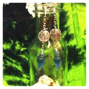 💥SOLD💥 Beach glass Shell Earrings