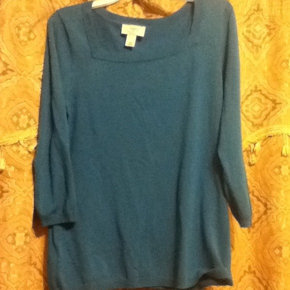 Blue sweater - Picture 1 of 2