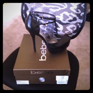 New in the box BeBe heel size 9