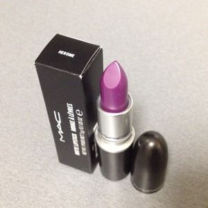 MAC Heroine Lipstick