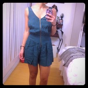 ❌SOLD----Hunter Green Romper