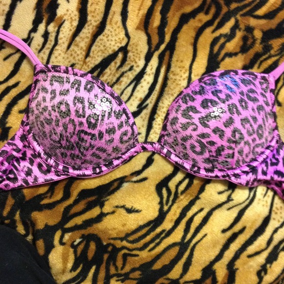 🔴REDUCED🔴Pink VS plunge bra sequined