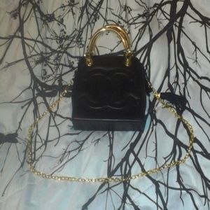 I need your help ladies!!!! Chanel purse!!