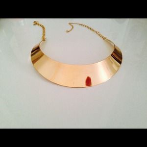 Express gold metal necklace